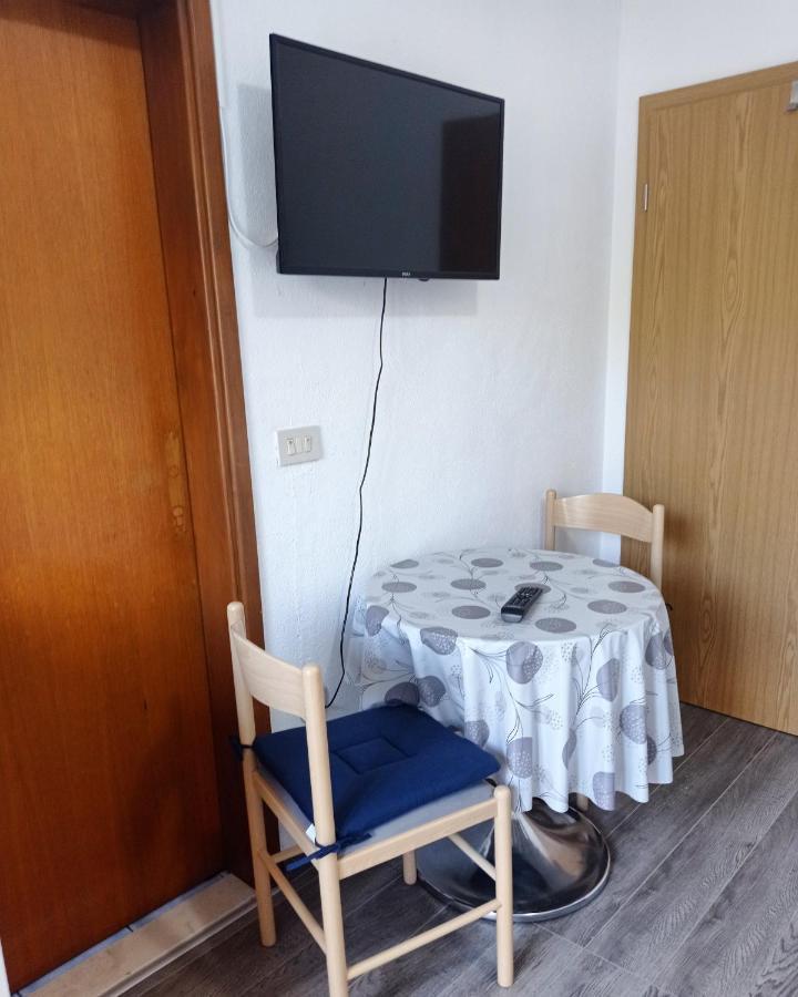 Appartamento Casa del Olivo Tučepi Esterno foto
